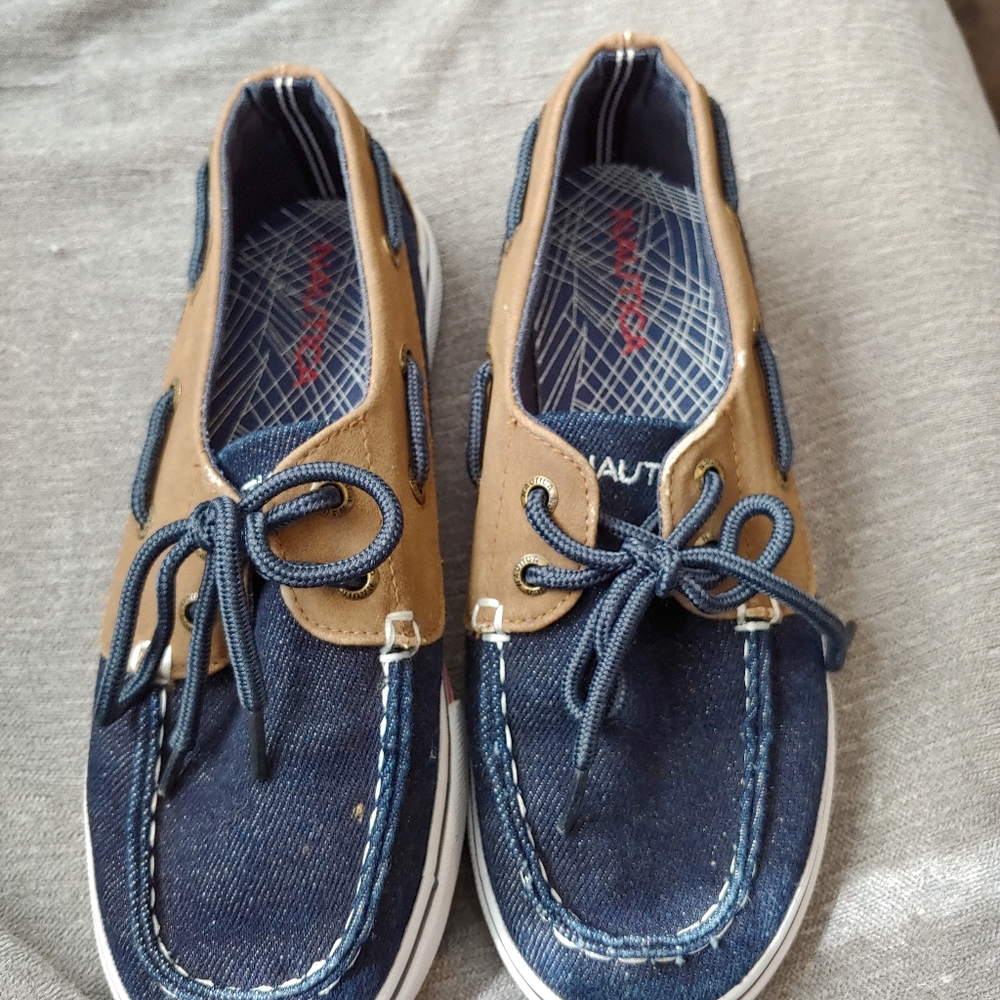 Boys size 2 nautica dress shoes